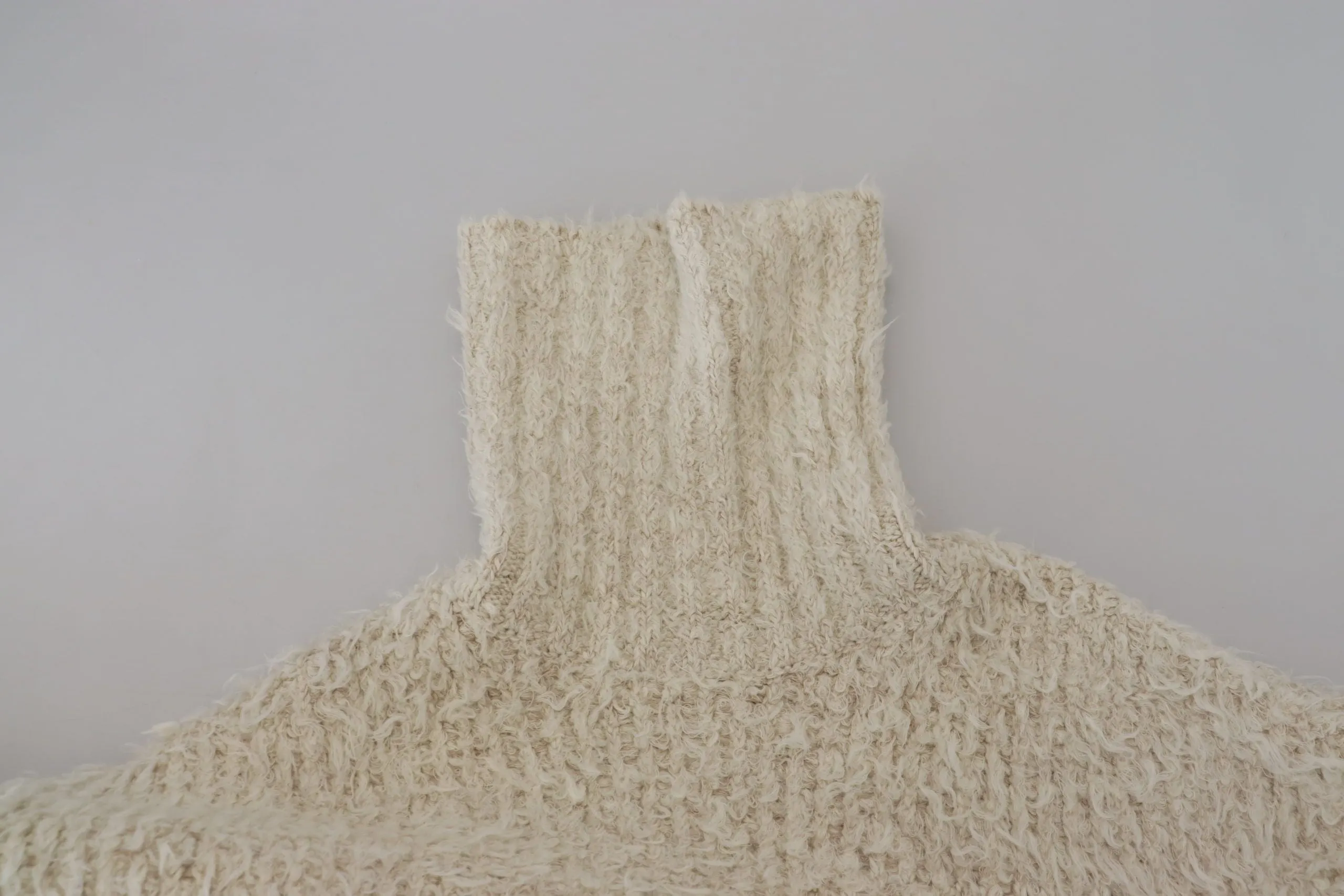 Dolce & Gabbana Elegant Cream Turtleneck Wool Blend Sweater